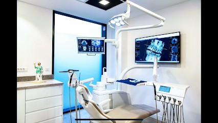 Dr Nizard Mikael - Implant dentaire - Invisalign - Dentiste Rungis, Dentiste à Rungis