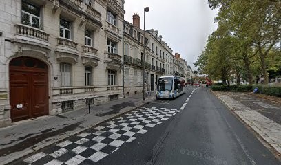 Nibert Céline, Dentiste à Orléans