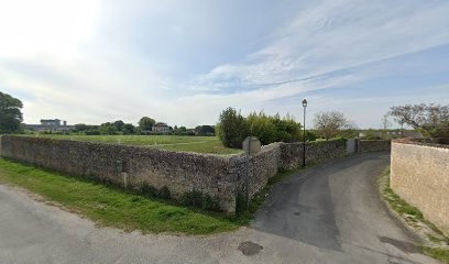 Savident Scm, Dentiste à Saint-Savinien
