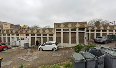 Jalalian Pirouz, Dentiste à Reims