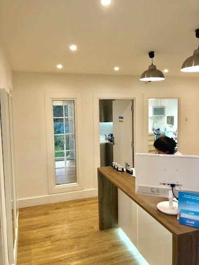 Docteur Armando Amselem Burrow, Dentiste à Villeneuve-le-Roi