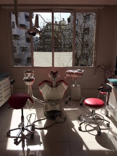 Dr Annaelle BIBAS, Dentiste à Paris 16