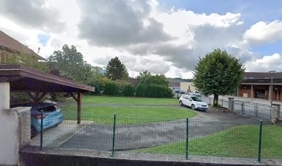 Quay Claude, Dentiste à Novalaise