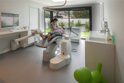 Dr Andrea RODRIGUEZ, Dentiste à Gourdan-Polignan