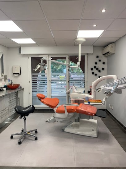 Dr Putinier Guilhem Christine, Dentiste à Fréjus