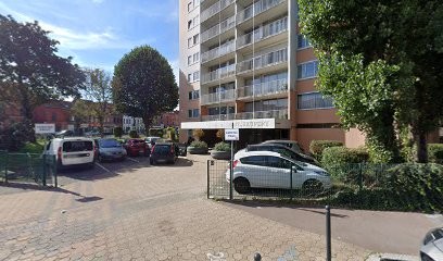 Ouffa Samia, Dentiste à Roubaix