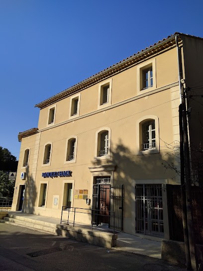 Simar Kristjana, Dentiste à Lambesc