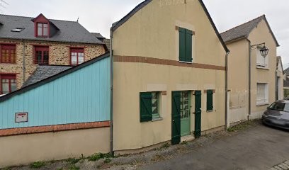 Moreau Anne-Cécile, Dentiste à La Guerche-de-Bretagne