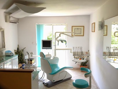 Tricon Oulimata, Dentiste à La Cadière-d'Azur