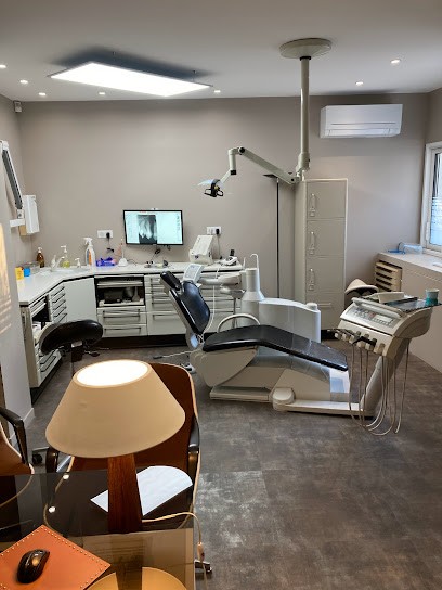 Dental Practice Henin Dupuy Lorin, Dentiste à Mérignac