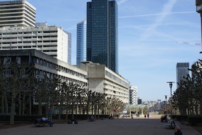 dentiste la defense dr Liora DAHAN, Dentiste à Courbevoie