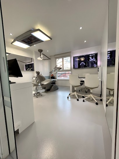 Docteur Stéphanie Berdaa, dentiste, Dentiste à Suresnes