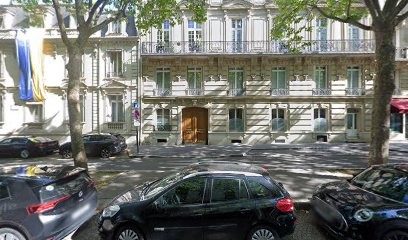 Dr. Regis ATTUIL, Dentiste à Paris 17