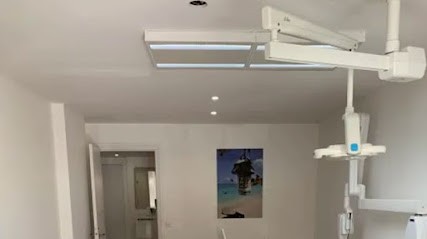 Dr Adrien Esposito-Farese, Dentiste au Cannet