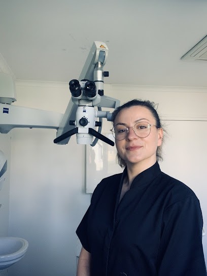 Dr. Ecaterina URSU- Endodontiste exclusif, Dentiste à Saint-Marcel