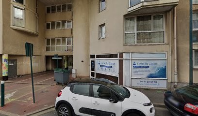 Dana Lizzie, Dentiste à Gennevilliers