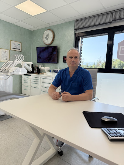 Dr Mihai Tomsa - Cabinet Dentotal, Dentiste à Challes-les-Eaux