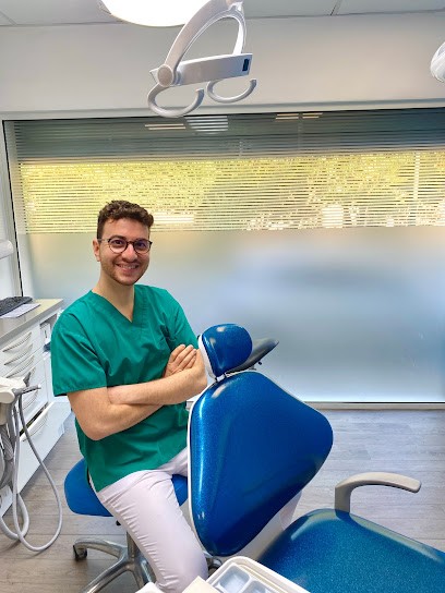 Romeo BAL, Dentiste à Hyères