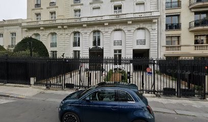 Edwards Eric, Dentiste à Paris 16