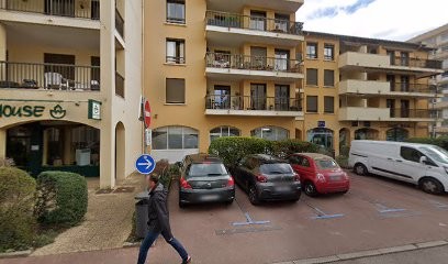 Dr Philae Charvin - Chirurgien-Dentiste, Dentiste à Écully