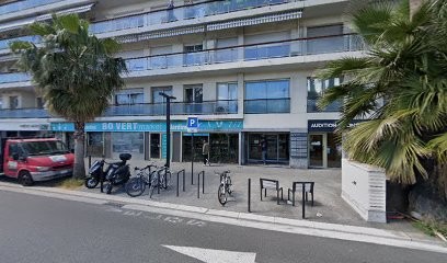 Dr Jennifer Cinesi Chirurgien-dentiste, Dentiste à Nice