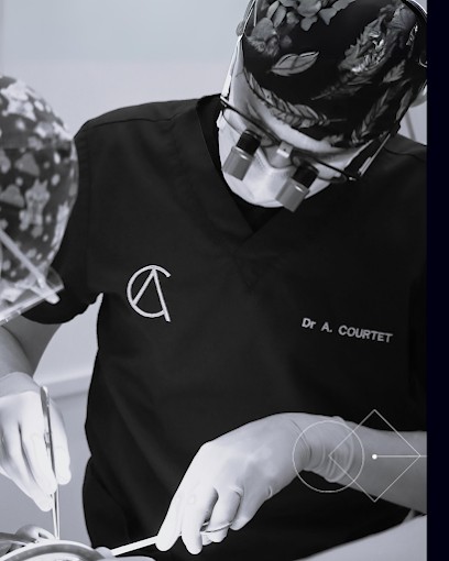 Dr Alexandre COURTET, Implantologie et Parodontologie - Paris 16, Dentiste à Paris 16