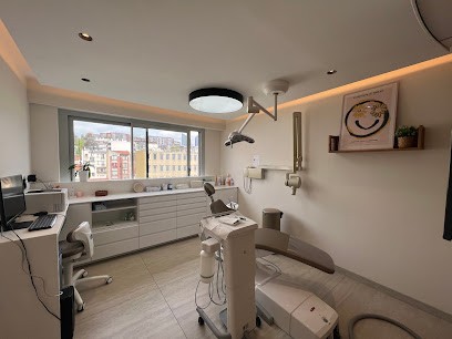 Docteur Jonathan Attar, Dentiste à Puteaux