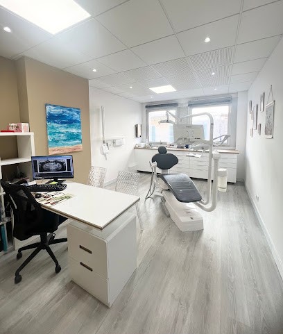 Dr Sarah POUZET, Dentiste à Nice