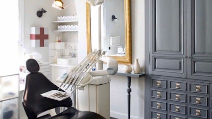 Docteur Romain Royer, Dentiste à Paris 08