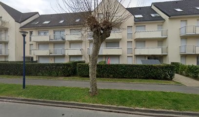 Simon Cyril, Dentiste à Saint-Cast-le-Guildo