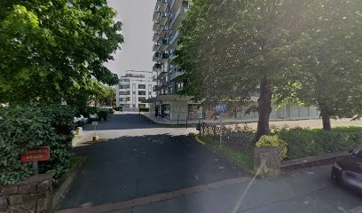 Cernusco Roberto & Giuliano, Dentiste à Nantes