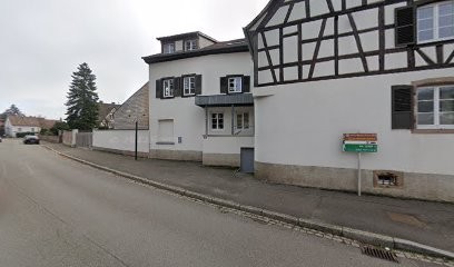 Diss Céline, Dentiste à Barr