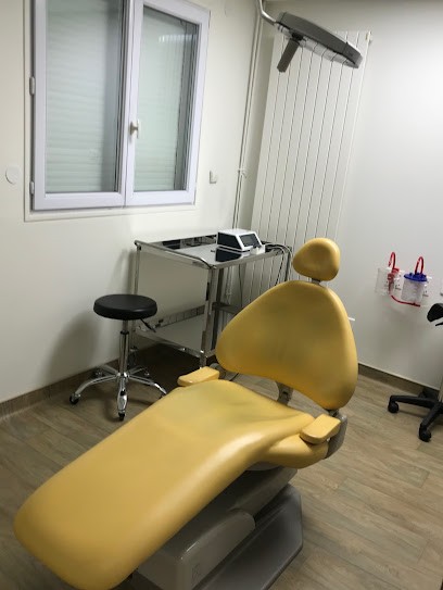 Nanquette Reynald, Dentiste à Saint-Pierre-de-Varengeville