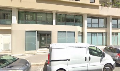 Bessy Jacques, Dentiste à Saint-Étienne