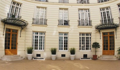 Dr. Olivier Emery, Dentiste à Paris 16