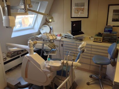 Jurquet Marc, Dentiste à Paris 08