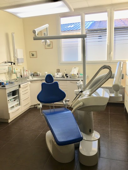 Chirurgiens-dentiste, Dentiste à Aguilcourt