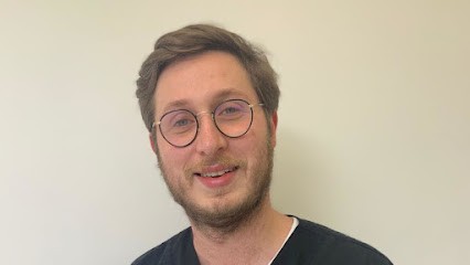 Dr Joseph Levy, Dentiste à Persan