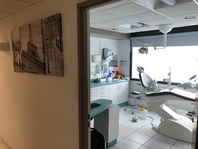 Dr Nahed Soltani, Dentiste à Paris 14