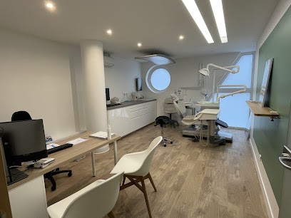 Dr Edouard HAVA, Dentiste à Meudon