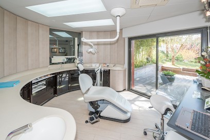 Dr Hrichi - Dentist, Dentiste à Orléans