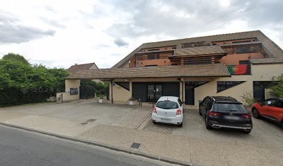 Au Yang Sternat Marianne, Dentiste à Pringy