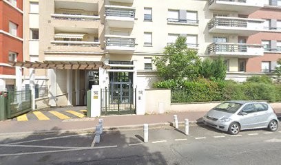 Moine caroline, Dentiste à Châtillon