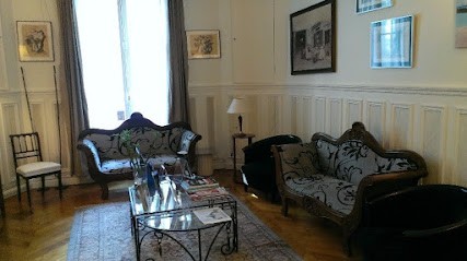 Dr. Corinne Touboul, Dentiste à Paris 16