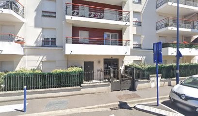 Azizoudine Mamodehoussen, Dentiste à Drancy