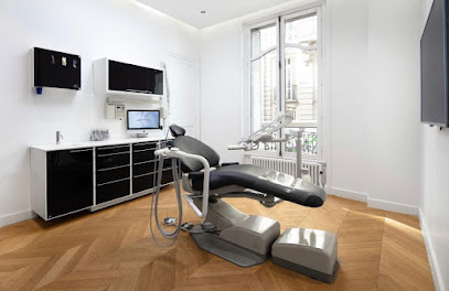 Dr Castro Ana - Chirurgie Des Dents De Sagesse Dentiste à Paris 16
