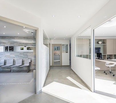 Cabinet Dentaire de Chevry - Invisalign - Implants Dentaires, Dentiste à Gif-sur-Yvette