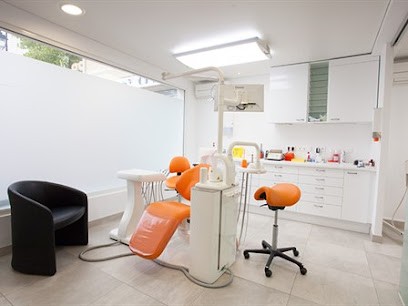 Dr Voggenreiter Andreas, Dentiste à Magny-les-Hameaux