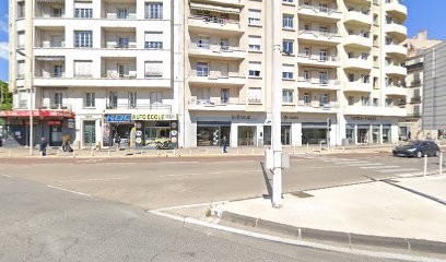 Bombin Jean, Dentiste à Toulon