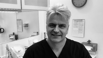 Dr Gregory Paget, Dentiste à Marseille 08